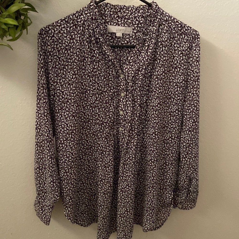 LOFT Tunic Blouse - Burgundy/white print -Size SP - neck to hem is 26 in.